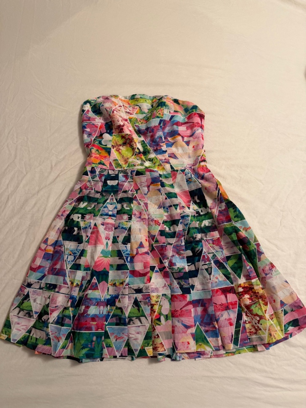 Vibrant pattered strapless Amanda Uprichard mini dress with pleats - Medium